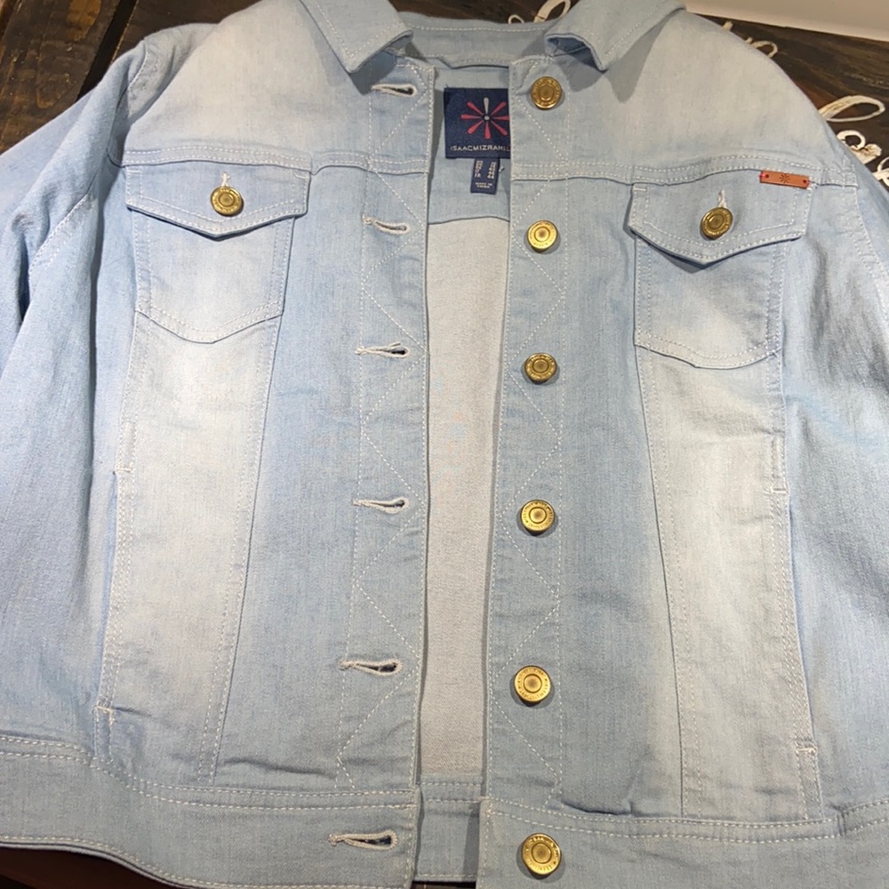 Women’s cropped denim  jacket!